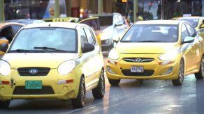 Taxistas tendrían que colocar información visible a los usuarios