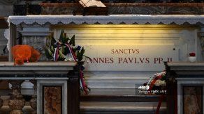 Roban reliquia de Juan Pablo II en Italia
