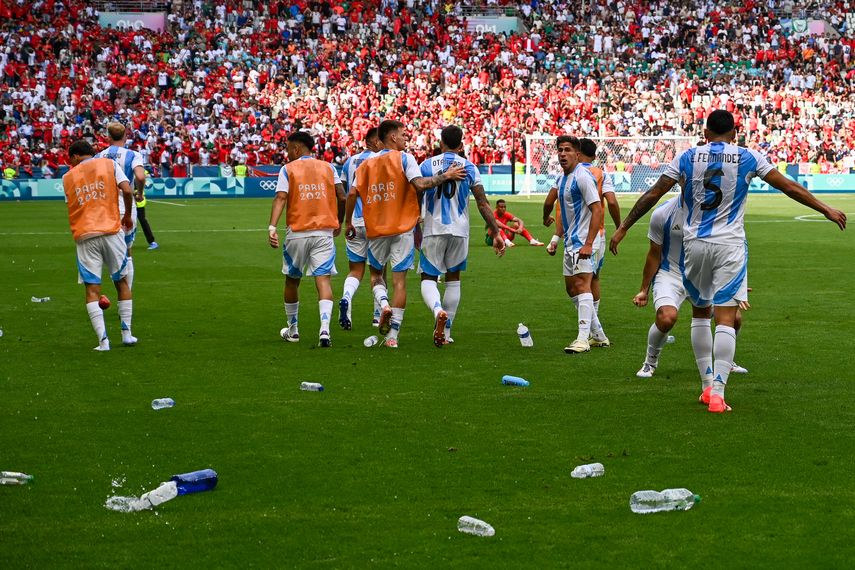 FIFA desestima reclamo de Argentina por incidentes en duelo contra Marruecos FIFA desestima reclamo de Argentina por incidentes en duelo contra Marruecos