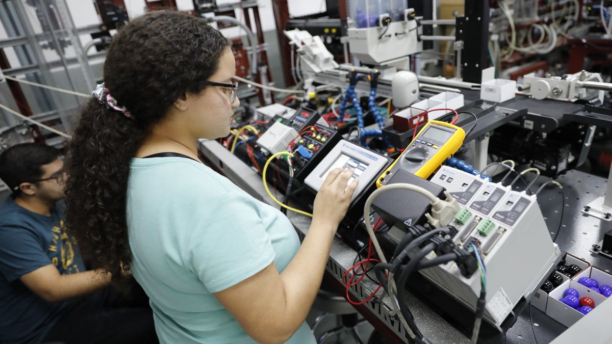 Cursos de la Inadeh superon un récord histórico este 2025. Cursos de la Inadeh superon un récord histórico este 2025.