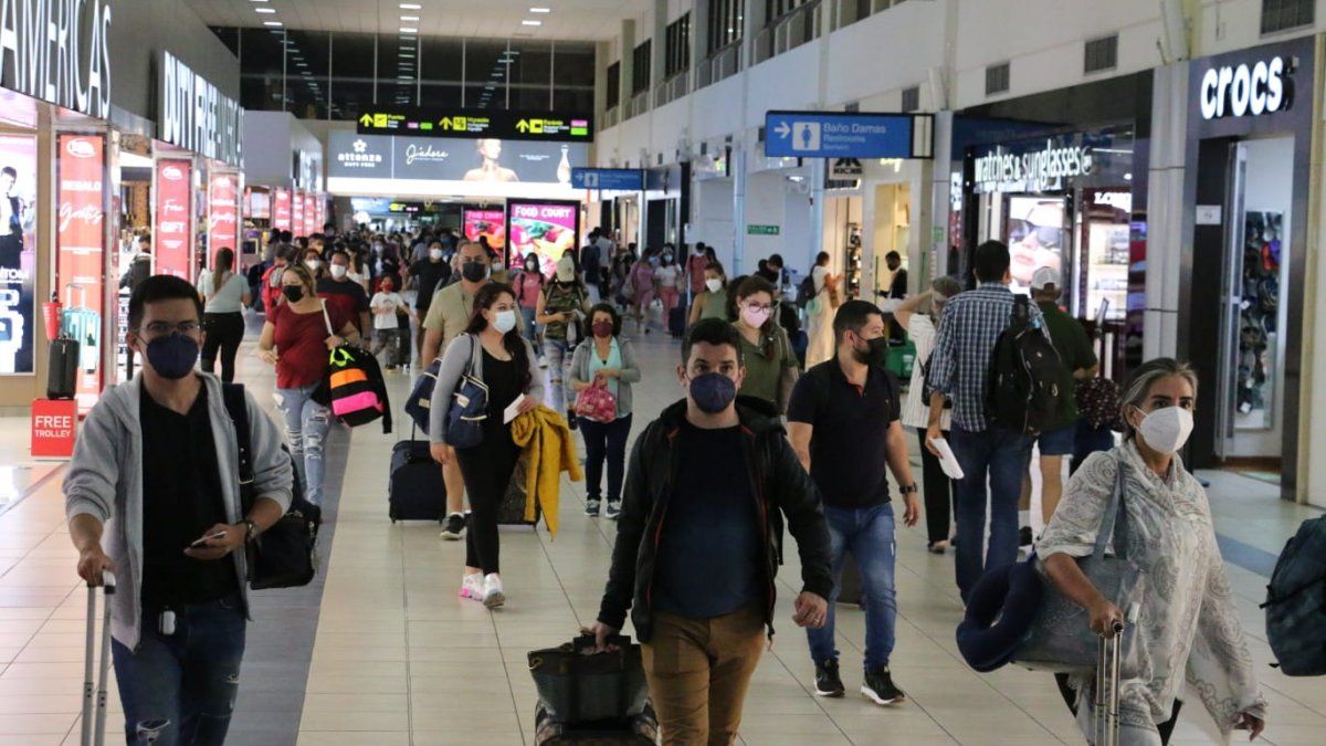 Iván&nbsp; Eskildsen, junto a directivos de la Autoridad Nacional&nbsp; para&nbsp; la&nbsp; Innovación Gubernamental, Migración, Tocumen S.A, Autoridad Nacional de Aduanas y presidentes de gremios turísticos, recorrieron las instalaciones de esta terminal aérea.