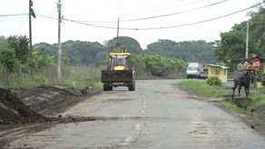 La Alcaldía de Alanje afirma que en la resolución número 10 de 2023 se considera que gran cantidad de productores utilizan estas importantes vías a diario para el tratamiento, cuidado y comercialización de sus productos.