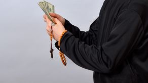 Al menos a 62 sacerdotes en Francia fueron estafados por una red de convictos