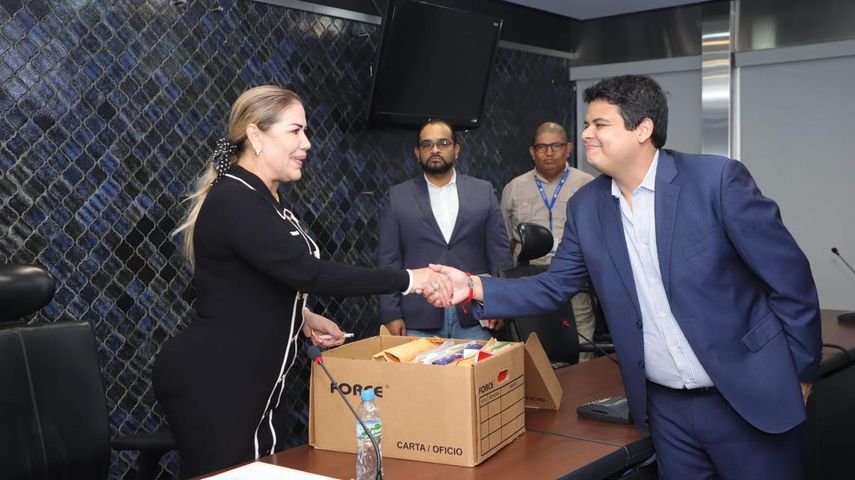 Comisión de Credenciales revisará postulaciones para Contralor y Subcontralor