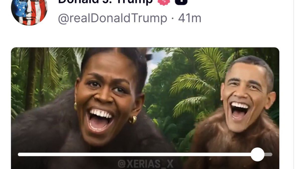 El presidente de Estados Unidos, Donald Trump, desató la indignación entre los demócratas el viernes después de publicar un fragmento de video satírico que retrata a Barack Obama y a su esposa Michelle como monos. El presidente de Estados Unidos, Donald Trump, desató la indignación entre los demócratas el viernes después de publicar un fragmento de video satírico que retrata a Barack Obama y a su esposa Michelle como monos.