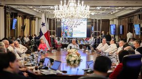 La decisión del Gabinete se adopta mientras se prepara una nueva licitación.