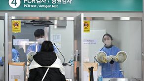 OMS pide a China más información sobre brote de COVID. Foto: AFP