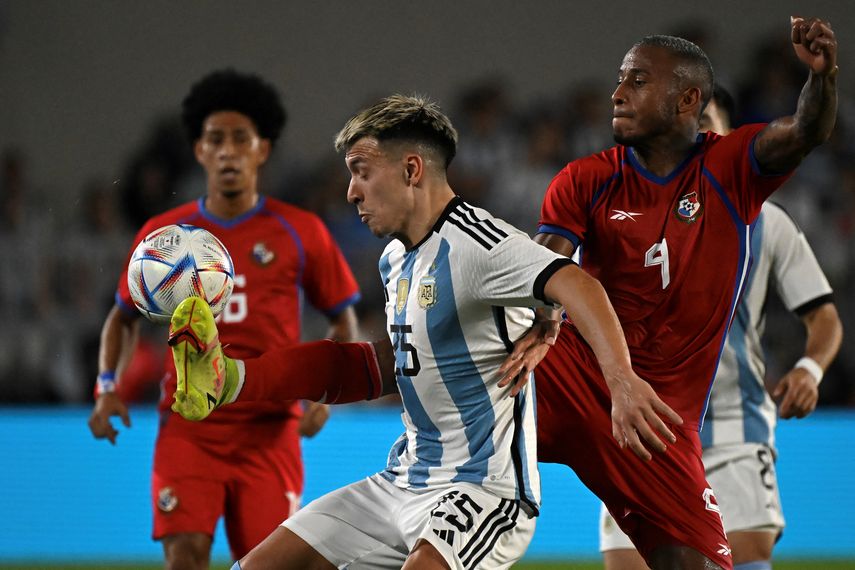 Argentina venció 2-0 a Panamá con un gol de Messi.