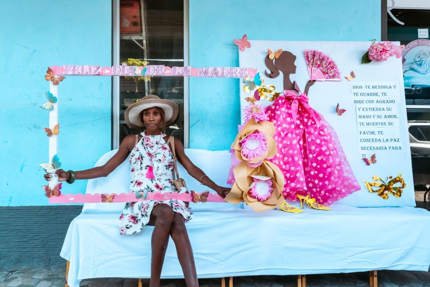 Las mujeres fueron captadas y atendidas como homenaje en estas fiestas.