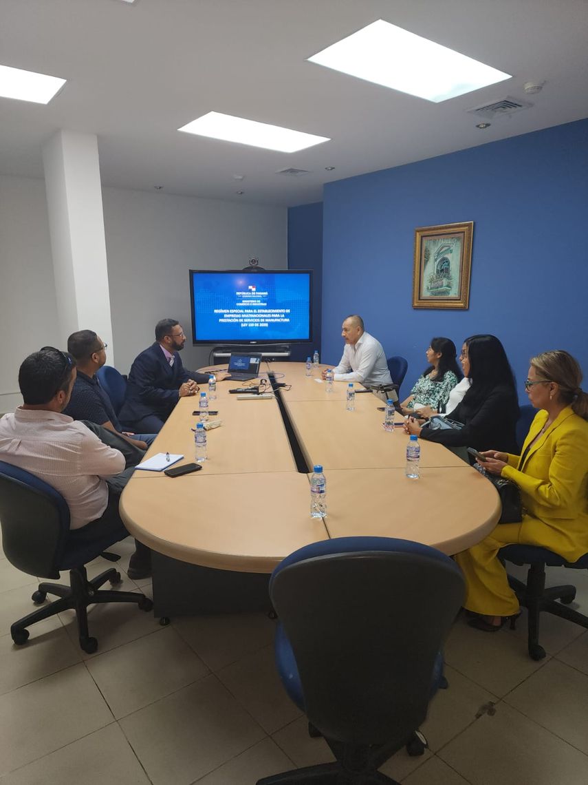 Una delegación de Perú, fue recibida por directivos de la Dirección General de Mercadeo de Atracción de Inversiones y Dirección General de Sede de Empresas Multinacionales (SEM), del Ministerio de Comercio e Industria (MICI). Una delegación de Perú, fue recibida por directivos de la Dirección General de Mercadeo de Atracción de Inversiones y Dirección General de Sede de Empresas Multinacionales (SEM), del Ministerio de Comercio e Industria (MICI).