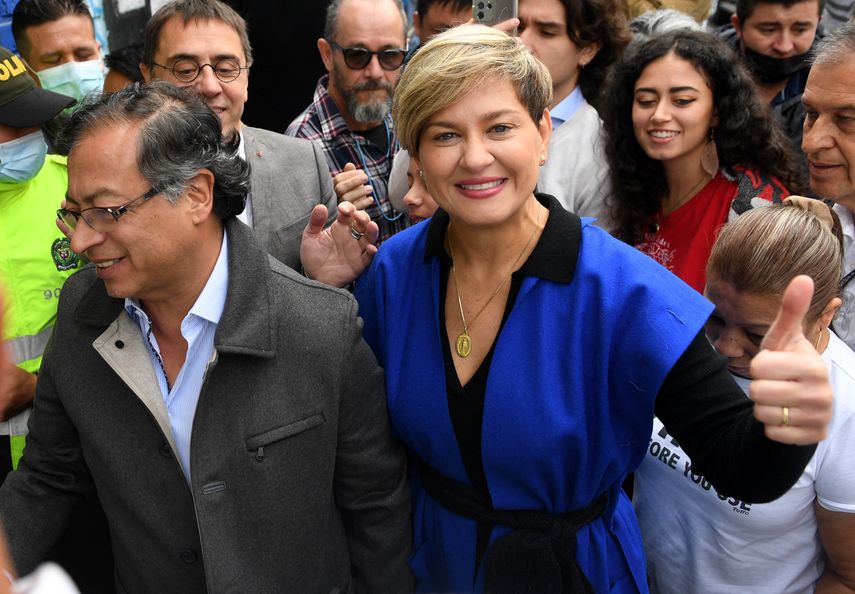 Petro denuncia que sanciones de EE.UU. impiden regreso de su esposa a Colombia