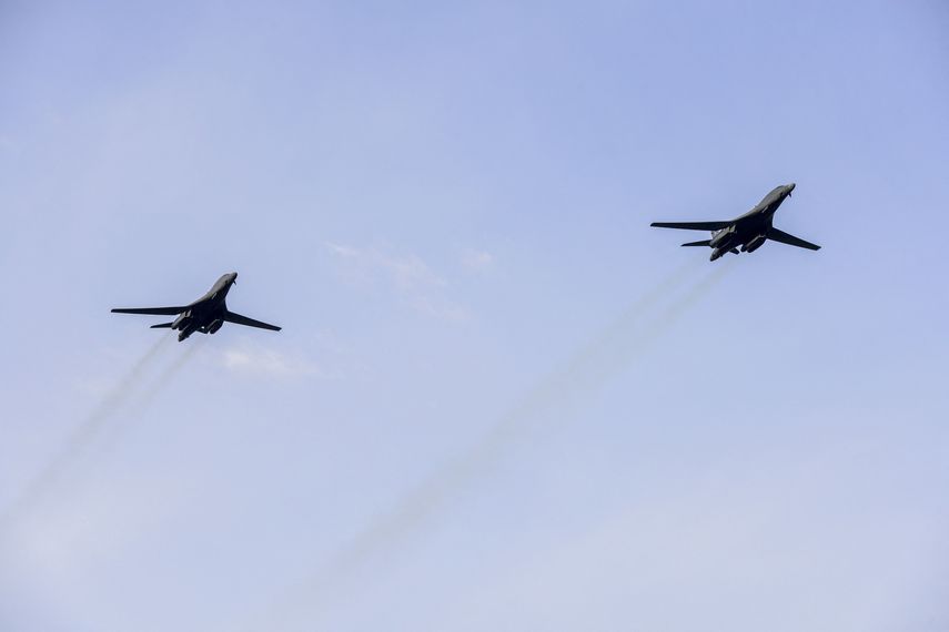 Bombarderos estadounidenses B-1B sobrevuelan costa de Venezuela Bombarderos estadounidenses B-1B sobrevuelan costa de Venezuela