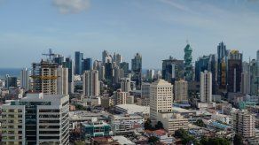 Economía de Panamá sigue afectada por restricciones