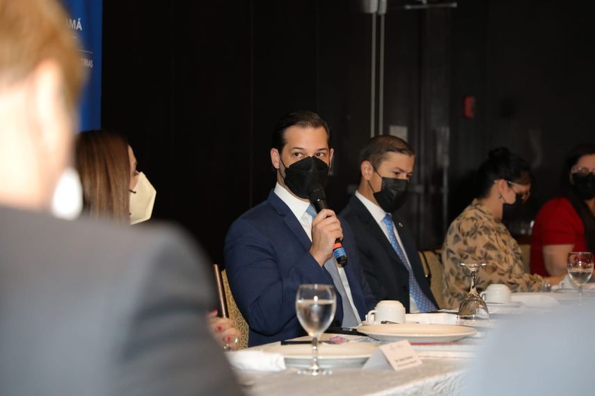 Ramón Martínez hace positivo encuentro con multinacionales