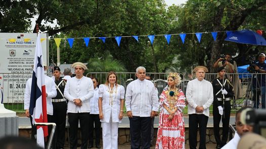 Presidente Mulino participa de actos del 10 de noviembre en La Villa de Los Santos