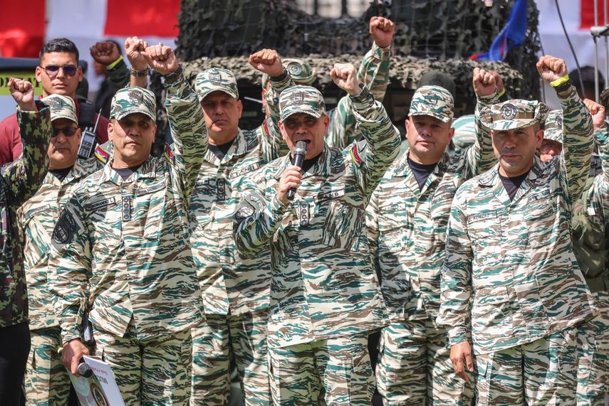 Militares reconocen a Delcy Rodríguez como presidenta encargada de Venezuela