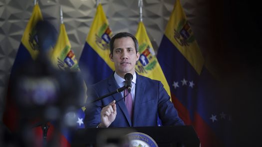 Opositor Juan Guaidó viaja a Colombia antes de cumbre sobre Venezuela