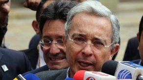 Justicia de Colombia rechaza juzgar a expresidente Uribe por narcotráfico