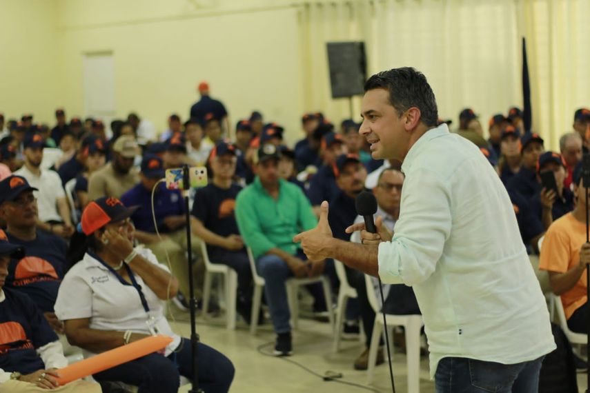 Lombana lleva propuestas de Moca a Azuero