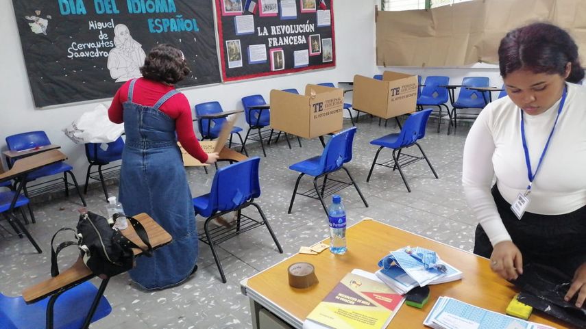 El Tribunal Electoral (TE) informó que el viernes 15 de diciembre finalizó el plazo para las inscripciones del voto adelantado (REVA y RERE), así como también para las personas con discapacidad, para las elecciones del 5 de mayo de 2024. El Tribunal Electoral (TE) informó que el viernes 15 de diciembre finalizó el plazo para las inscripciones del voto adelantado (REVA y RERE), así como también para las personas con discapacidad, para las elecciones del 5 de mayo de 2024.