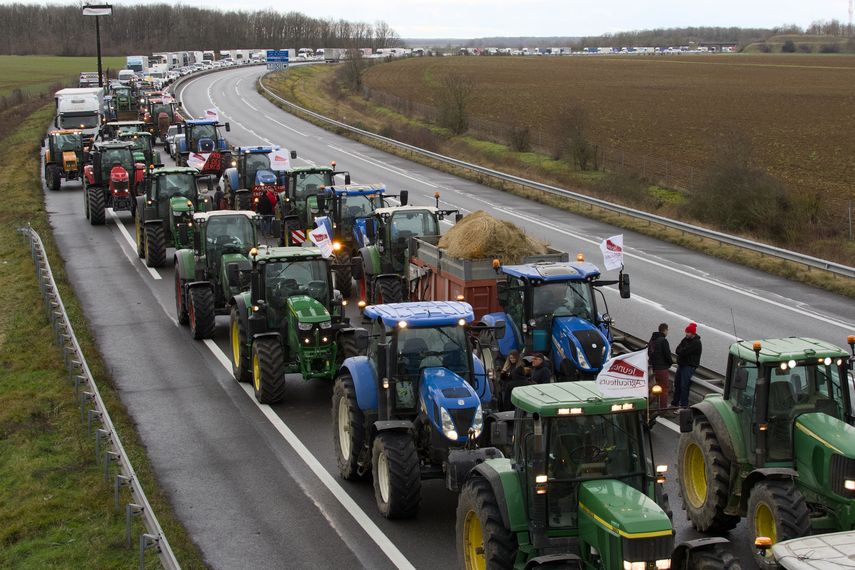Francia: Protestas agrarias se recrudecieron este miércoles
