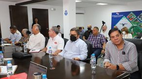 Gobierno Nacional y el sector avícola se unen para reforzar medidas contra la Influenza Aviar