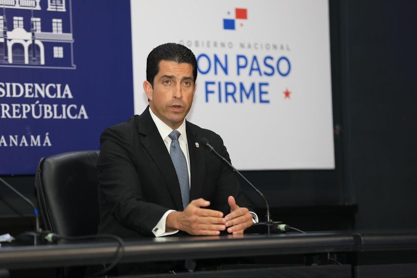 José Ramón Icaza, ministro para Asuntos del Canal. José Ramón Icaza, ministro para Asuntos del Canal.