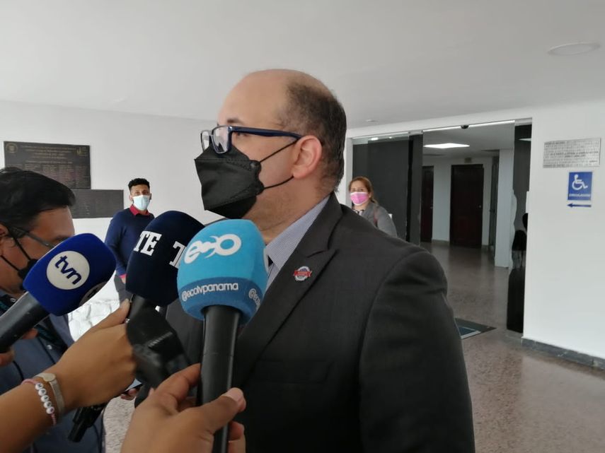 Magistrado Alfredo Juncá contradice al presidente del TE