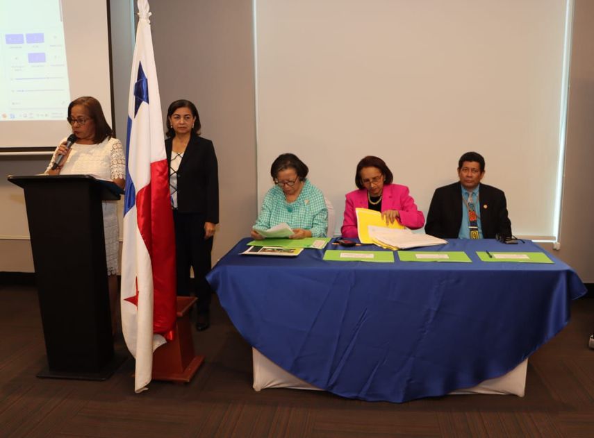 Érida Morales de Balbuena, directora Nacional de Educación de Jóvenes y Adultos del Meduca. Érida Morales de Balbuena, directora Nacional de Educación de Jóvenes y Adultos del Meduca.