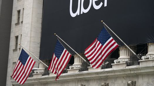 Uber y Lyft se suman a aerolíneas y dejan de exigir el uso de mascarillas en EEUU