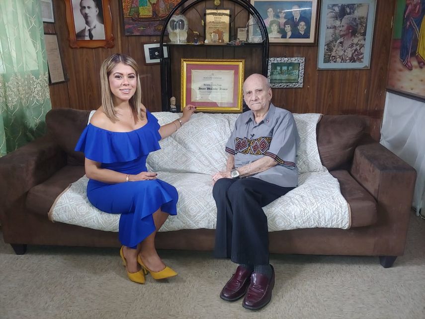 Fallece el historiador y poeta, Álvaro Menéndez Franco en su última entrevista con Susan Elizabeth Castillo Fallece el historiador y poeta, Álvaro Menéndez Franco en su última entrevista con Susan Elizabeth Castillo