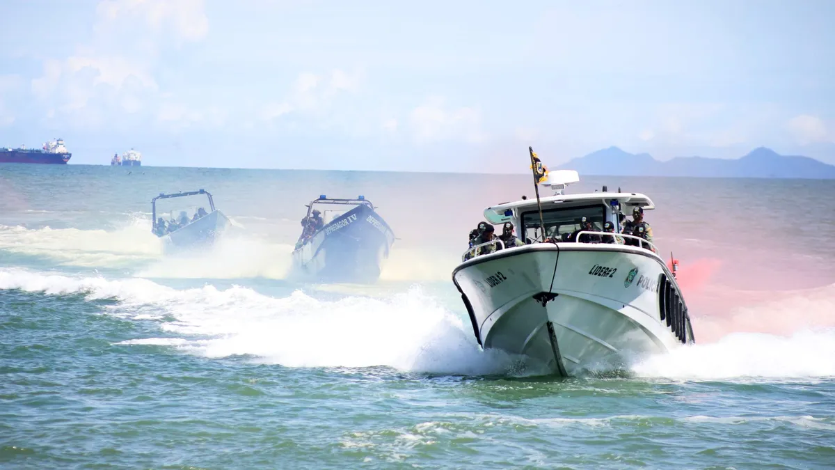 Panamá refuerza vigilancia marítima para frenar paso de migrantes