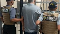 Las autoridades de Migración de Panamá informaron este martes de que expulsaron a un ciudadano cubano nacionalizado estadounidense buscado en Estados Unidos por narcotráfico. Las autoridades de Migración de Panamá informaron este martes de que expulsaron a un ciudadano cubano nacionalizado estadounidense buscado en Estados Unidos por narcotráfico.
