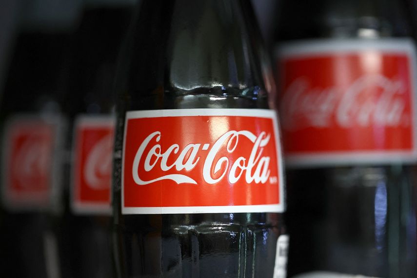 Coca Cola anuncia suspensión de sus operaciones en Rusia