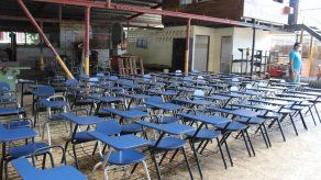 Reactivarán talleres para arreglo de sillas escolares