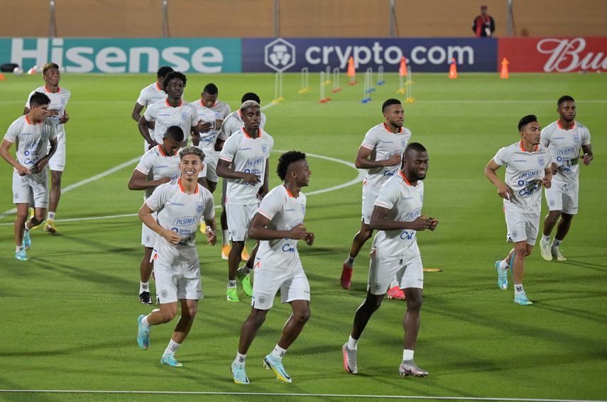 Ecuador espera que Catar acuse presión anfitrión para ganar