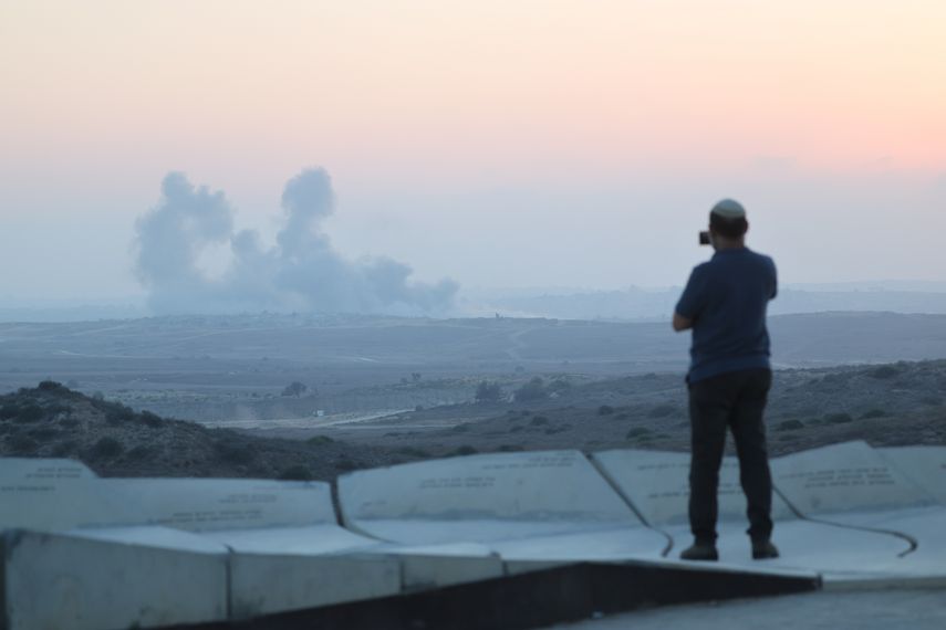 El ejército de Israel anunció el miércoles que aprobó el marco para una nueva ofensiva en la Franja de Gaza, donde Hamás condenó sus "agresivas" incursiones terrestres en Ciudad de Gaza, la mayor aglomeración urbana en el territorio palestino. El ejército de Israel anunció el miércoles que aprobó el marco para una nueva ofensiva en la Franja de Gaza, donde Hamás condenó sus "agresivas" incursiones terrestres en Ciudad de Gaza, la mayor aglomeración urbana en el territorio palestino.