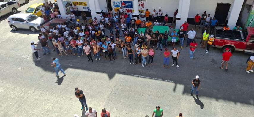 Colonenses reclaman generación de plazas de empleo en medio de protesta en la Gobernación