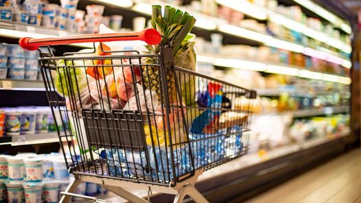 Transporte y alimentos lideran la baja de precios en Panamá según INEC