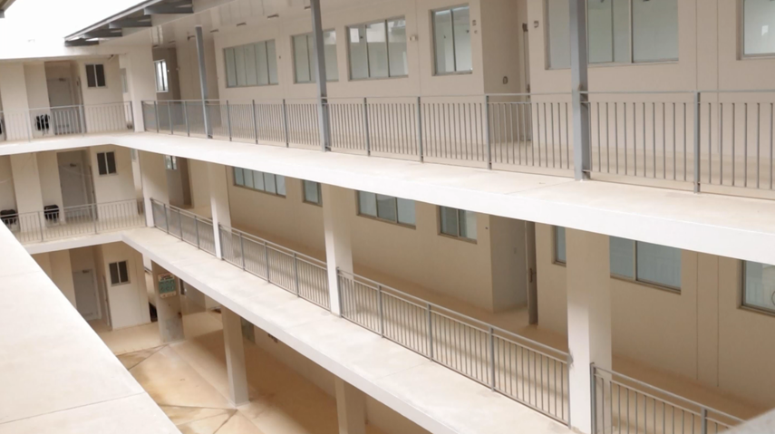 Con un diseño que cumple con parámetros internacionales fue construido el nuevo centro de estudios José Encarnación Escala, ubicado en El Espino, distrito de La Chorrera, señala el Meduca. Con un diseño que cumple con parámetros internacionales fue construido el nuevo centro de estudios José Encarnación Escala, ubicado en El Espino, distrito de La Chorrera, señala el Meduca.