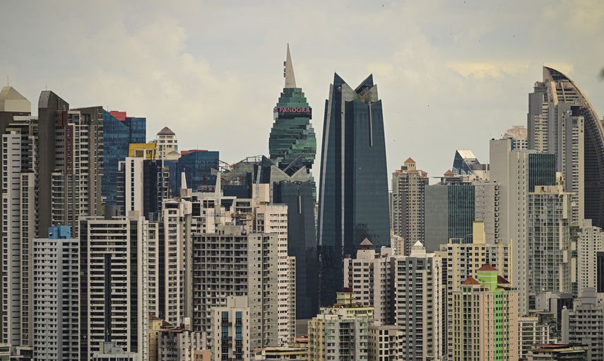 Moodys cambia de estable a negativa la perspectiva crediticia de Panamá