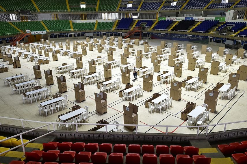 Colombia renueva Congreso camino a unas presidenciales