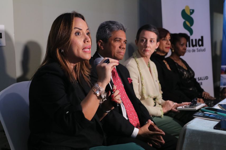 El dengue es un problema grave en la región de Las Américas. El dengue es un problema grave en la región de Las Américas.