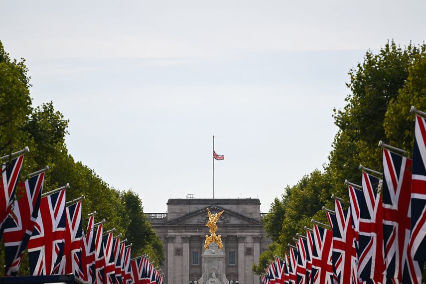 The Crown, en la mente de todos ante Palacio de Buckingham