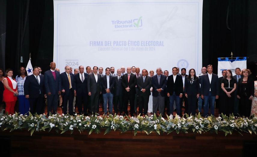 Candidatos presidenciales firman el Pacto Ético Electoral