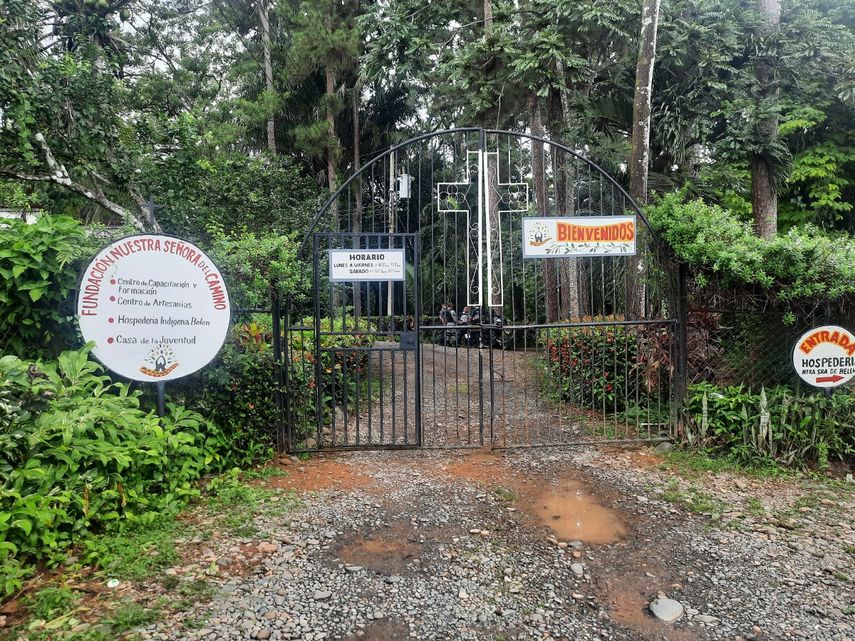 La mesa de diálogo se instaló en el centro religioso, Virgen del Camino en San Félix.