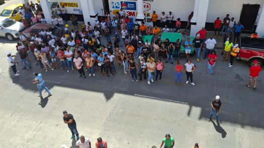 Colonenses reclaman generación de plazas de empleo en medio de protesta en la Gobernación