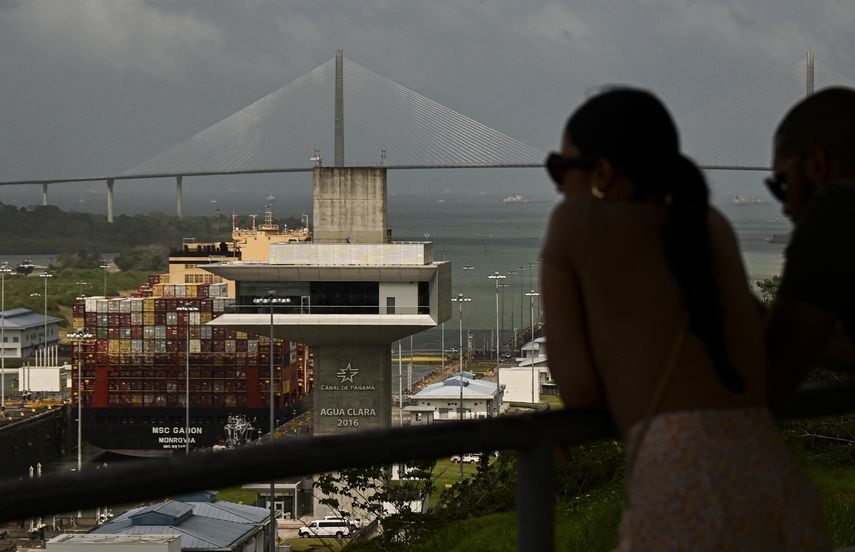 Panamá "no" romperá relaciones con China pese a las presiones de EE.UU. sobre el Canal. Panamá "no" romperá relaciones con China pese a las presiones de EE.UU. sobre el Canal.