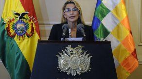 Presidenta de Bolivia anuncia que convocará a elecciones