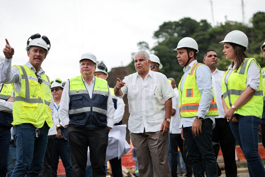 El presidente Mulino recibió un informe sobre los avances del proyecto del cuarto puente. El presidente Mulino recibió un informe sobre los avances del proyecto del cuarto puente.